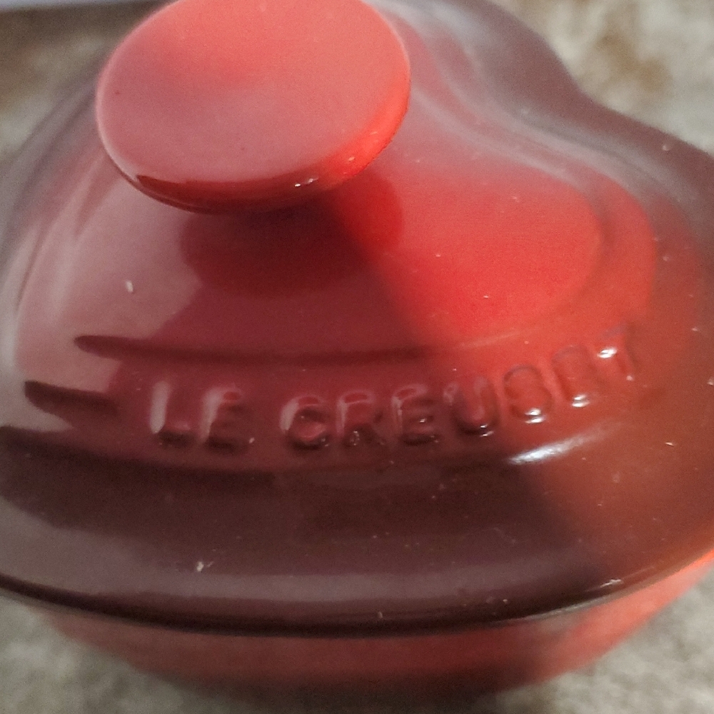 Le Creuset Cherry Heart-Shaped Stoneware Casserole - Picture 2 of 4